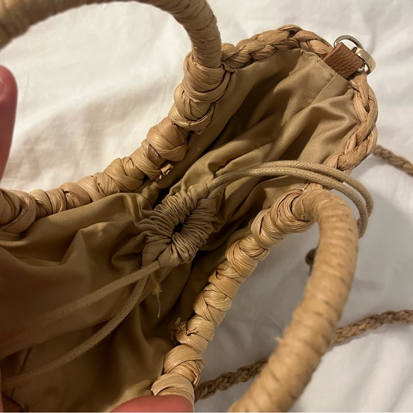 Abercrombie Wicker Basket Crossbody Bag - Picture 6 of 9